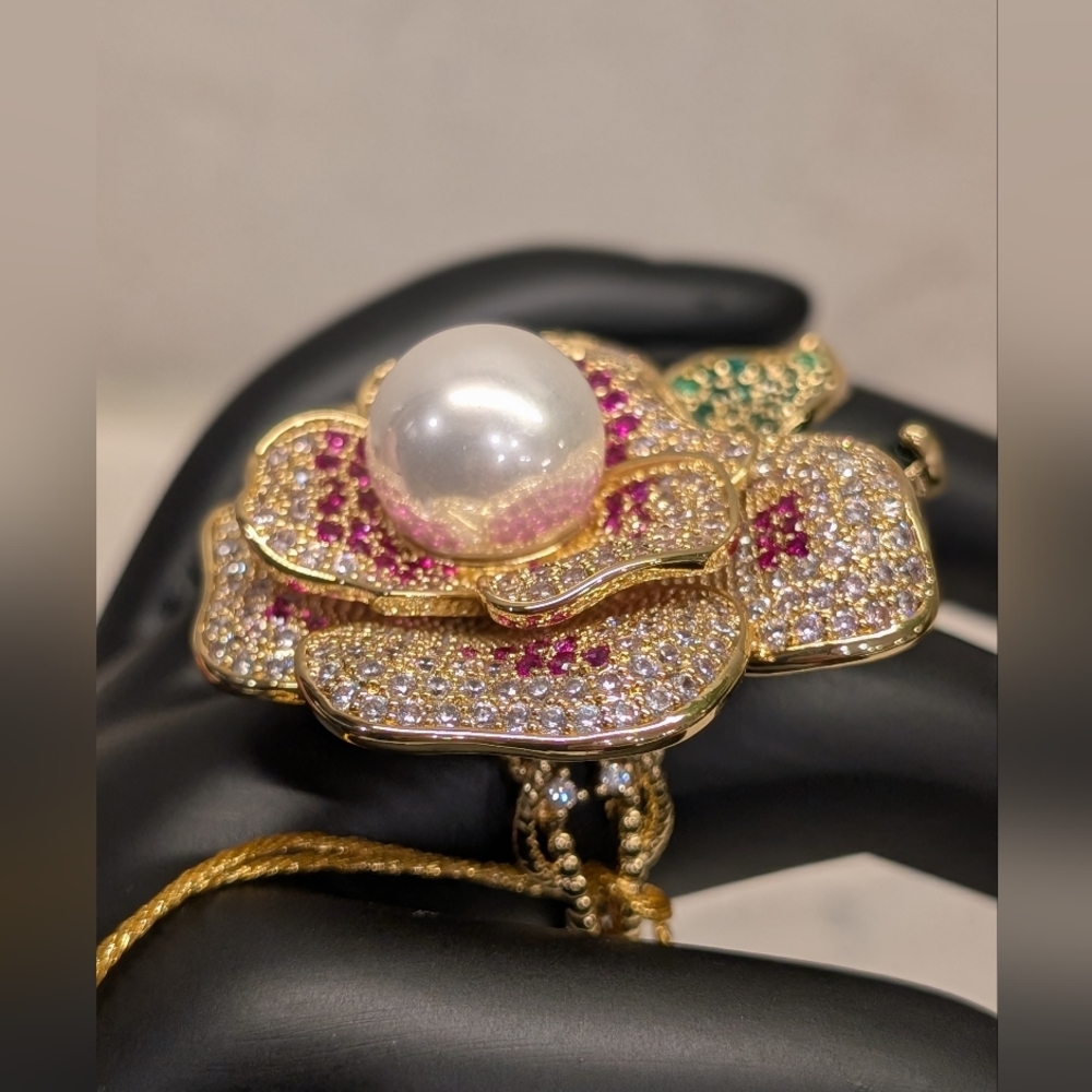 EYECANDY Gold Floral Pearl Ring with Pink and Green Crystals NWT - Picture 11 of 15